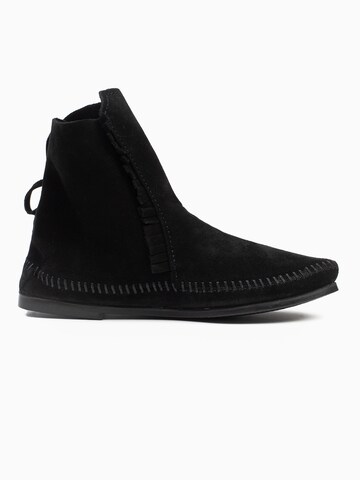 Minnetonka Booties 'Two Button' in Black