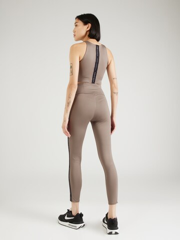 Skinny Pantalon de sport 'Kay' Röhnisch en marron