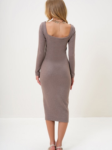 Trend Alaçatı Stili Трикотажное платье в Коричневый