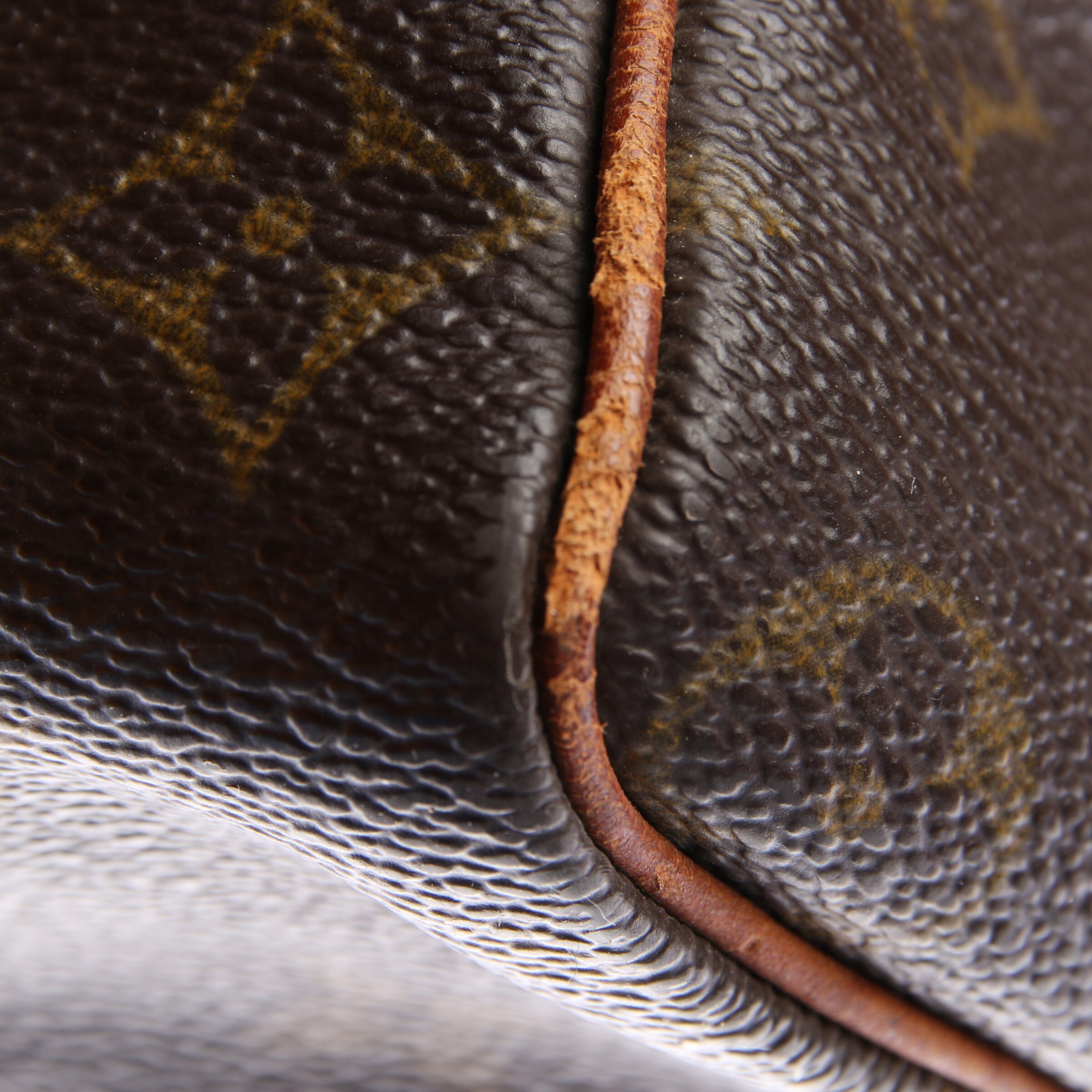 Louis Vuitton Bag in One size in Brown