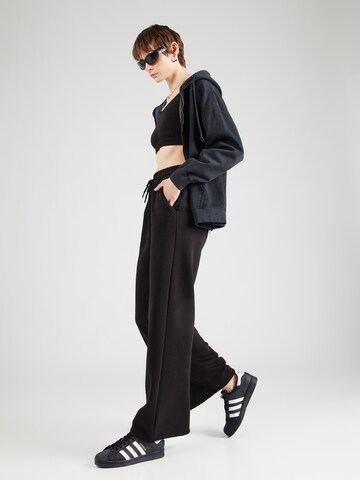 Noisy may Leisure suit 'NMASYA' in Black