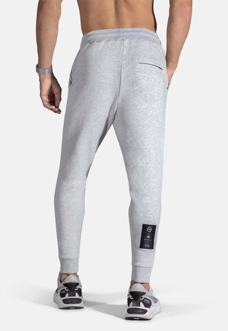 MOROTAI - Tapered Pantalón deportivo 'Corporate' en gris