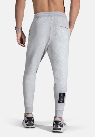 Effilé Pantalon de sport 'Corporate' MOROTAI en gris