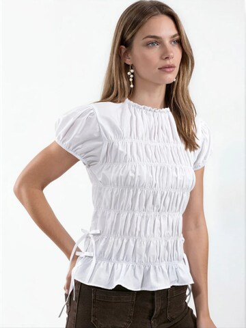 Busem Bluse‌‌‌‌‌‌‌‌‌ in Weiß: Vorderseite