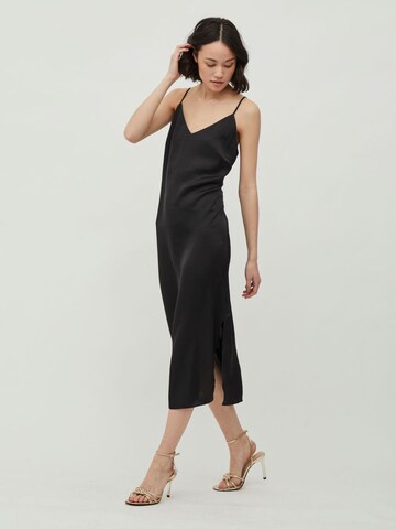 Vila Petite Dress in Black