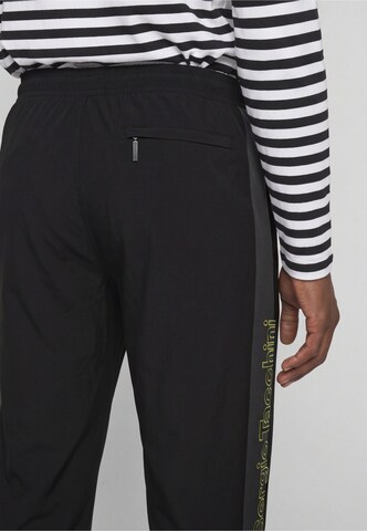 Sergio Tacchini - Tapered Calças em preto