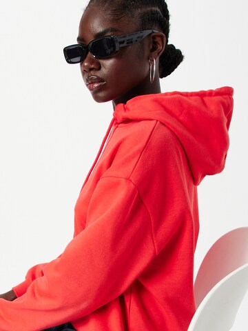 Sweat-shirt 'CHILLI' PIECES en rouge