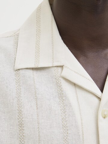 Coupe regular Chemise JACK & JONES en blanc