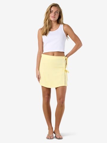 Noisy may Nederdel 'NMLeilani' i gul