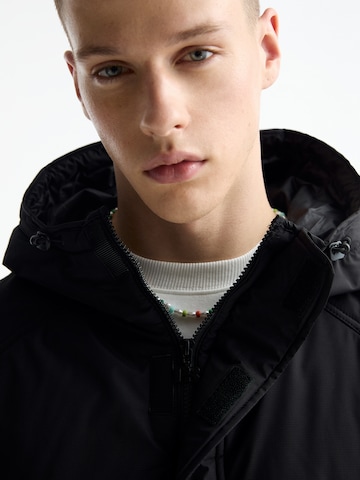 Geacă de primăvară-toamnă de la Pull&Bear pe negru