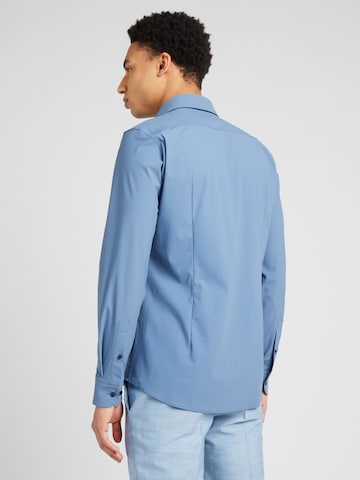 BOSS Black - Ajuste estrecho Camisa 'HANK' en azul