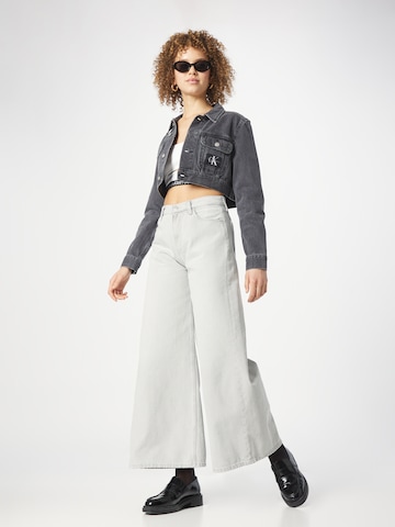 Calvin Klein JeansWide Leg/ Široke nogavice Traperice - bijela boja