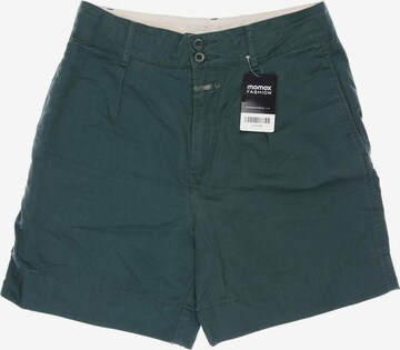 Closed Shorts in S in Green: front