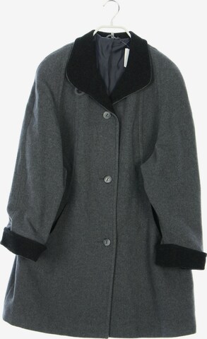 UNBEKANNT Jacket & Coat in XXL in Grey: front