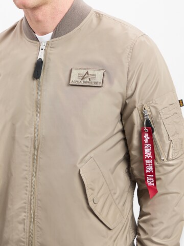 ALPHA INDUSTRIES Tussenjas ' ' in Beige