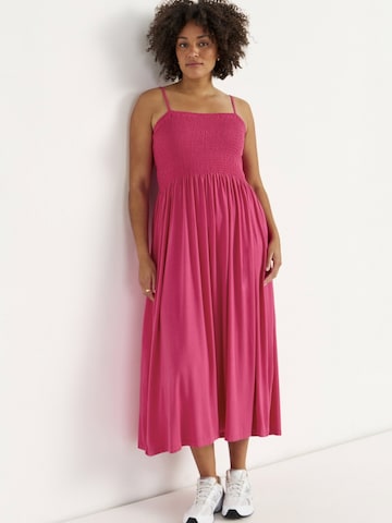 Cellbes of Sweden Jerseykleid mit Smokarbeit in Pink: Vorderseite
