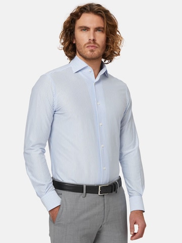 Coupe regular Chemise Boggi Milano en bleu : devant