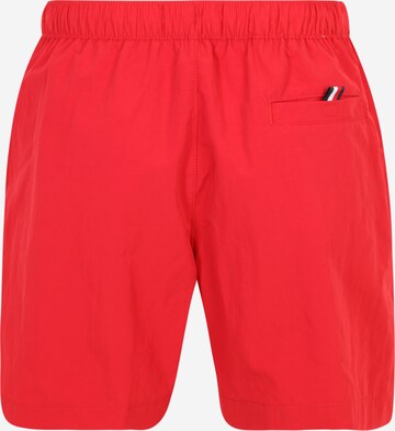 TOMMY HILFIGER Badeshorts in Rot