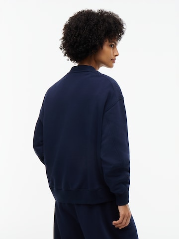 TOMMY HILFIGER Sweatshirt 'VARSITY' in Blau