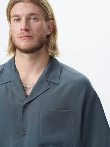 KARIA by Loris Karius Shirt in Grijs