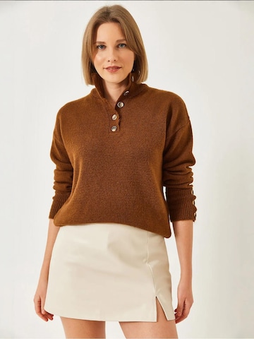 Pullover di Bianco Lucci in marrone: frontale