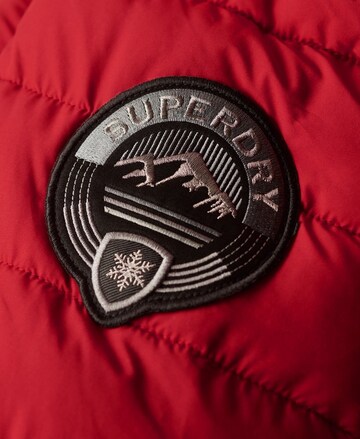Manteau d’hiver 'Fuji' Superdry en rouge