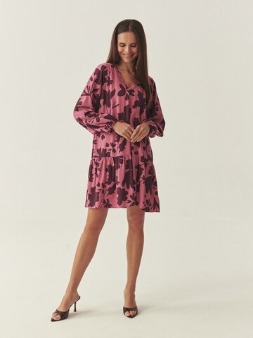 TATUUM Платье в Красный