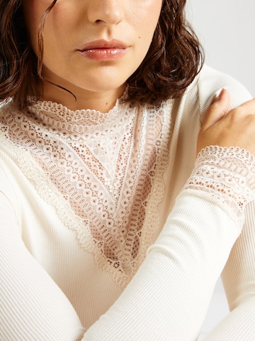 ONLY Μπλουζάκι 'ONLTILDE' σε μπεζ