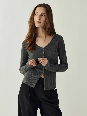 Noella - Top ' N-Melvie ' en gris: frente