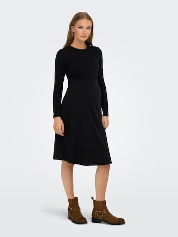 Robes en maille 'OLMFia' Only Maternity en noir : devant