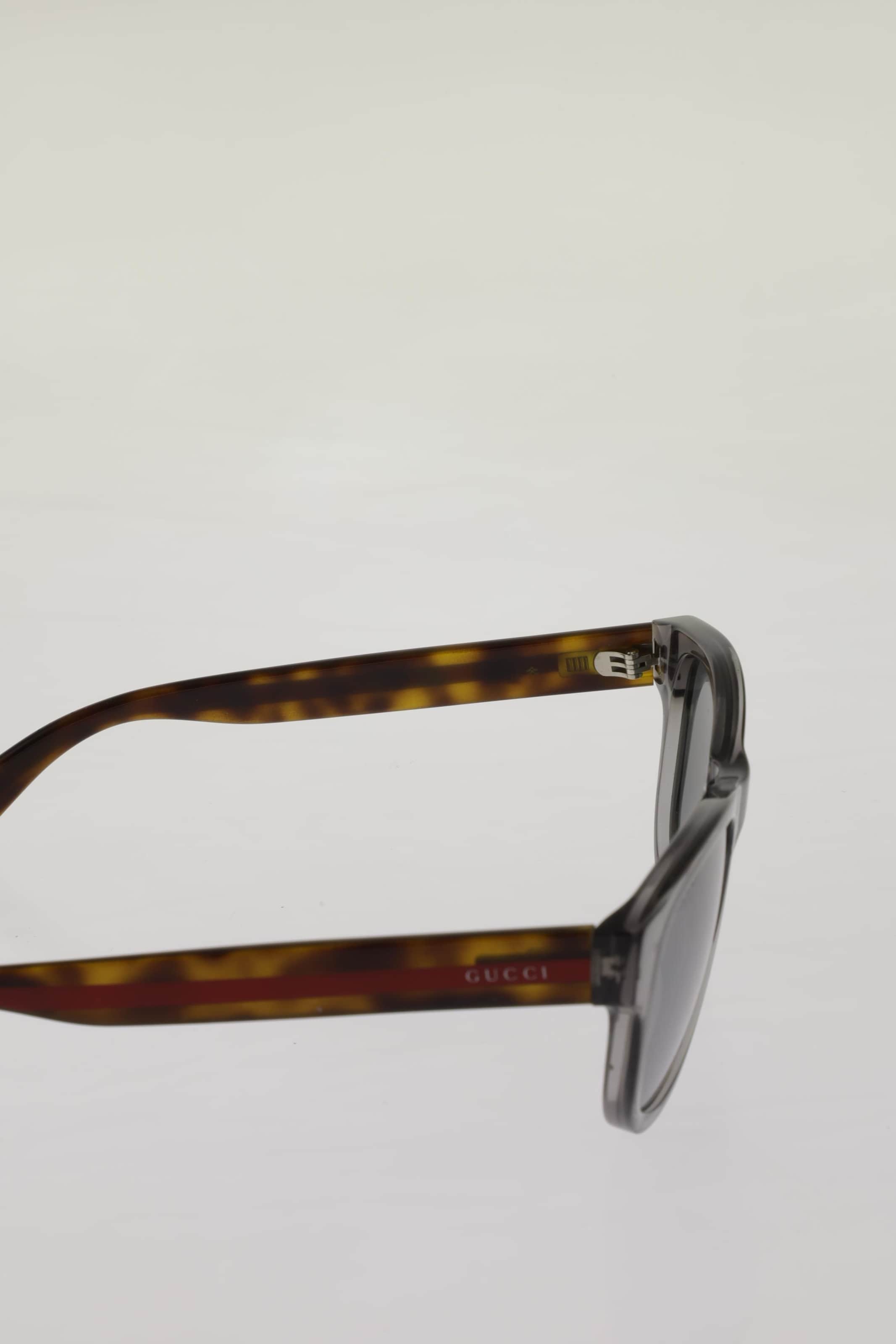 Gucci Sunglasses in One size in Grey