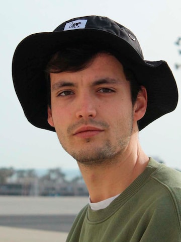 Surf Monkey Sports Hat in Black: front