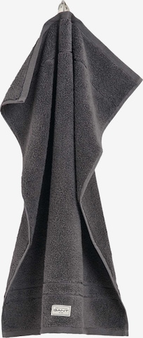 GANT Towel in Grey: front