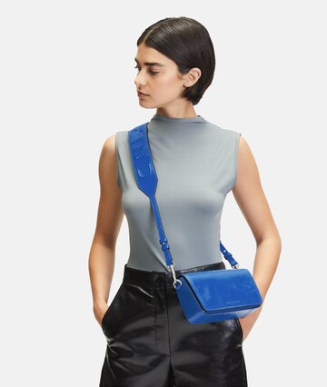 Liebeskind Berlin Belt in Blue: front