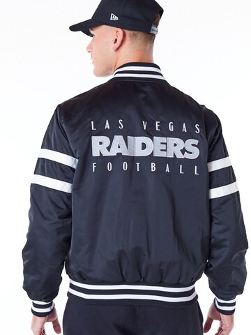 NEW ERA Átmeneti dzseki 'LASRAI' - fekete