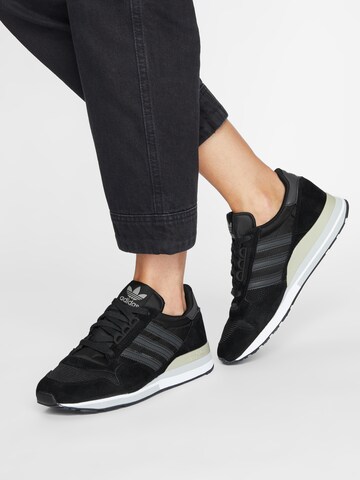 Sneaker low 'ZX 500' de la ADIDAS ORIGINALS pe negru: față