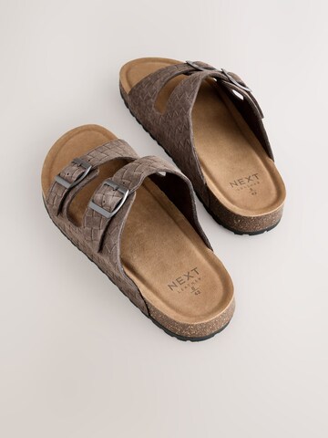 Next Чехли в кафяво