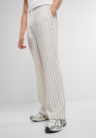 Urban Classics - Flared Calças em branco
