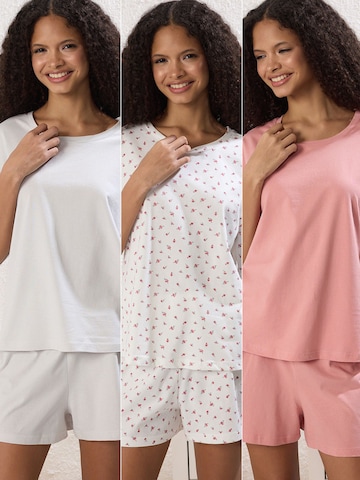 Shorty Trendyol en rose : devant