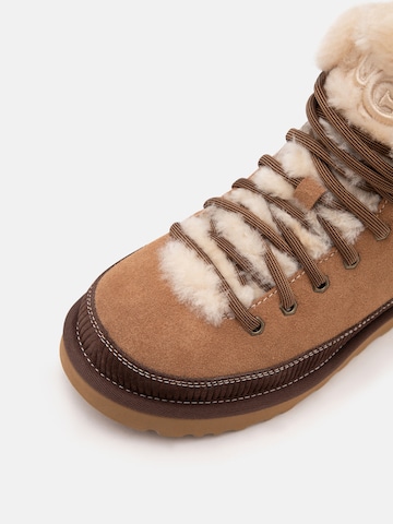 UGG Sněhule 'Classic Heritage' – hnědá
