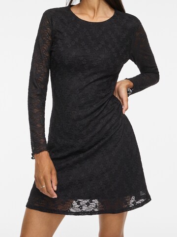 Rochie 'VIFAY' de la VILA pe negru