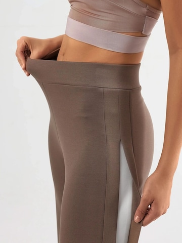 regular Pantaloni di Hiccup in marrone