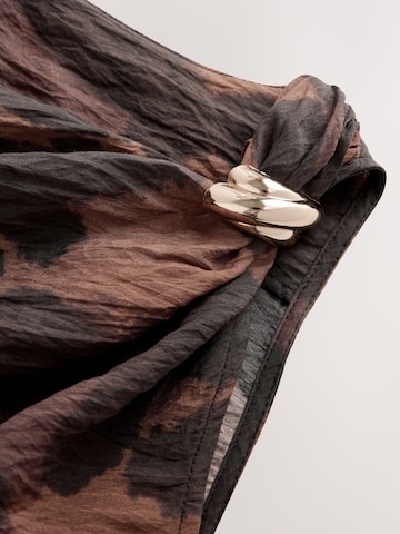 Robe Next en marron