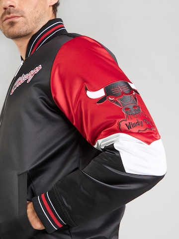Mitchell & Ness Демисезонная куртка 'NBA THROW IT BACK BULLS' в Черный
