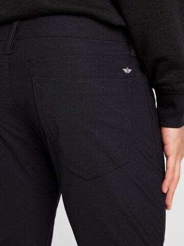 Slimfit Pantaloni de la Dockers pe negru