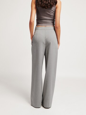 Wide leg Pantaloni con pieghe 'Susanne' di Lezu in grigio: dietro