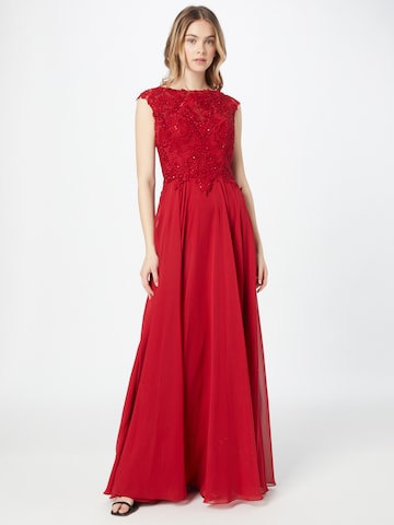 LUXUARVečernja haljina - crvena boja: prednji dio