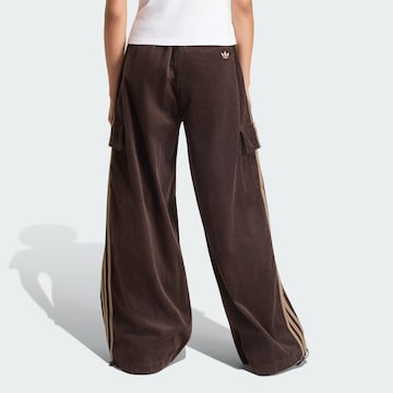 Loosefit Pantaloni cargo di ADIDAS ORIGINALS in marrone