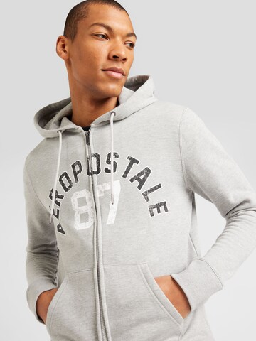 AÉROPOSTALE Sweatjacke in Grau