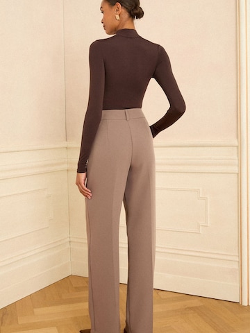 love & roses Wide leg Pleated Pants in Brown